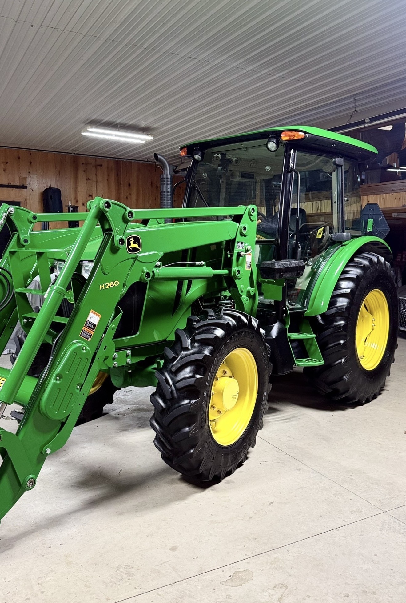 Tractor heavy equipment detailing